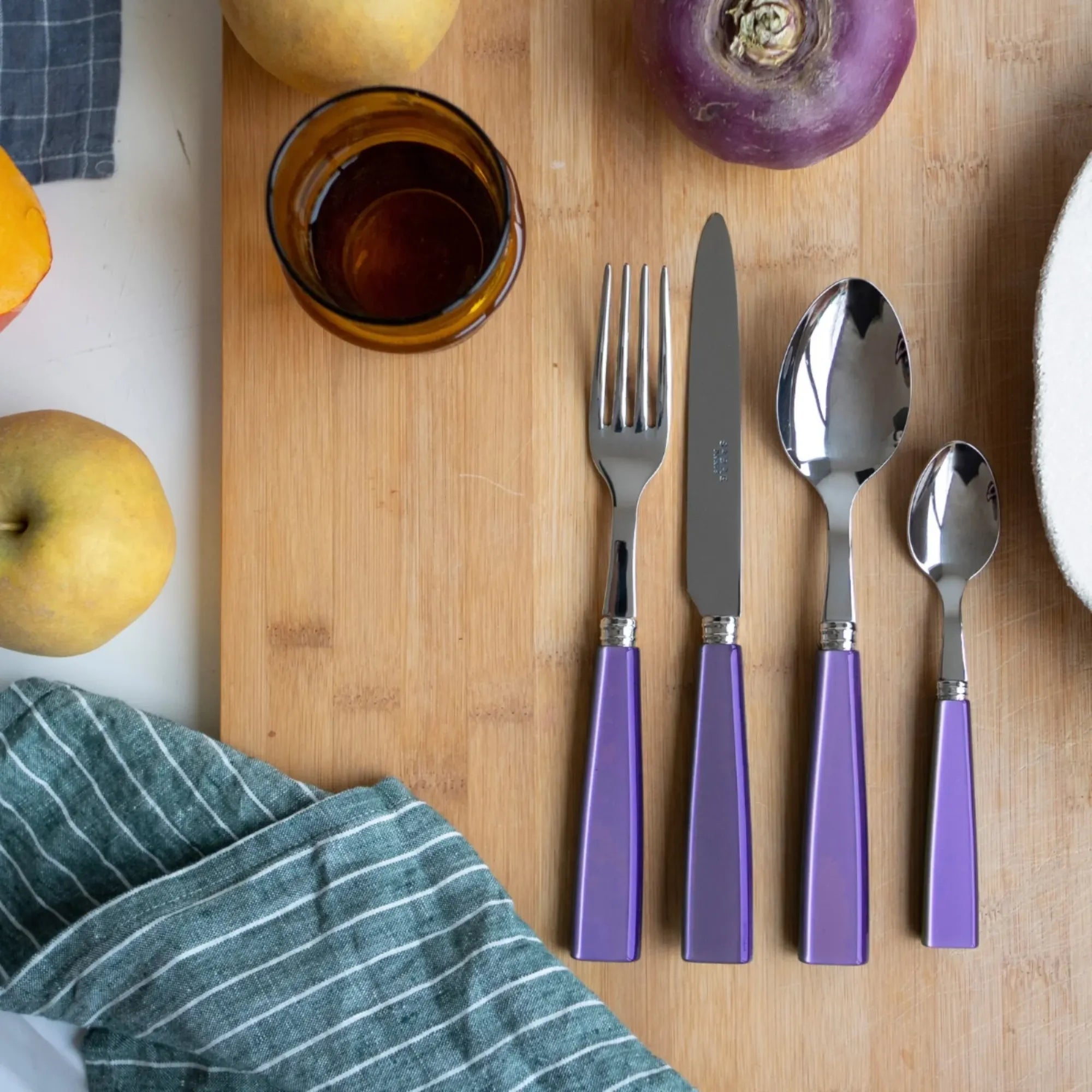 Premium quality cutlery set for a luxurious and refined dining experience