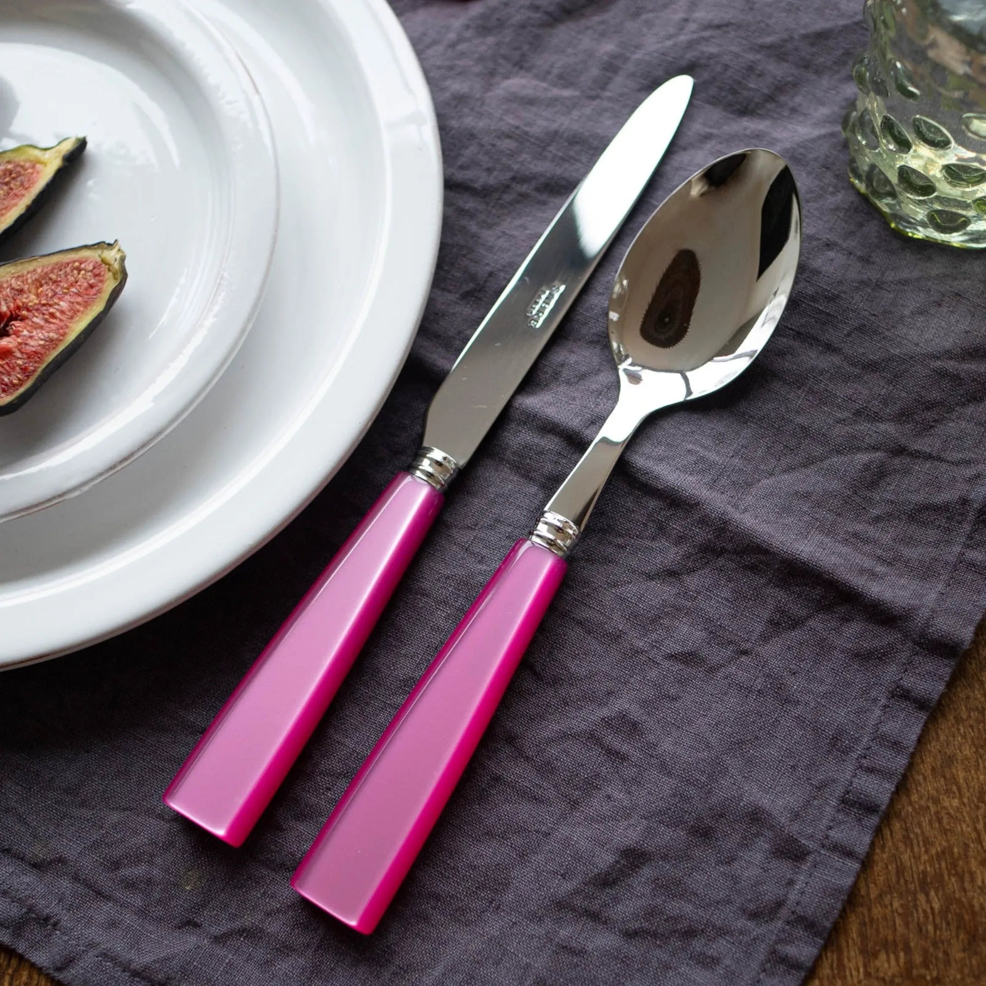 Elegant and versatile cutlery set for everyday use and special events