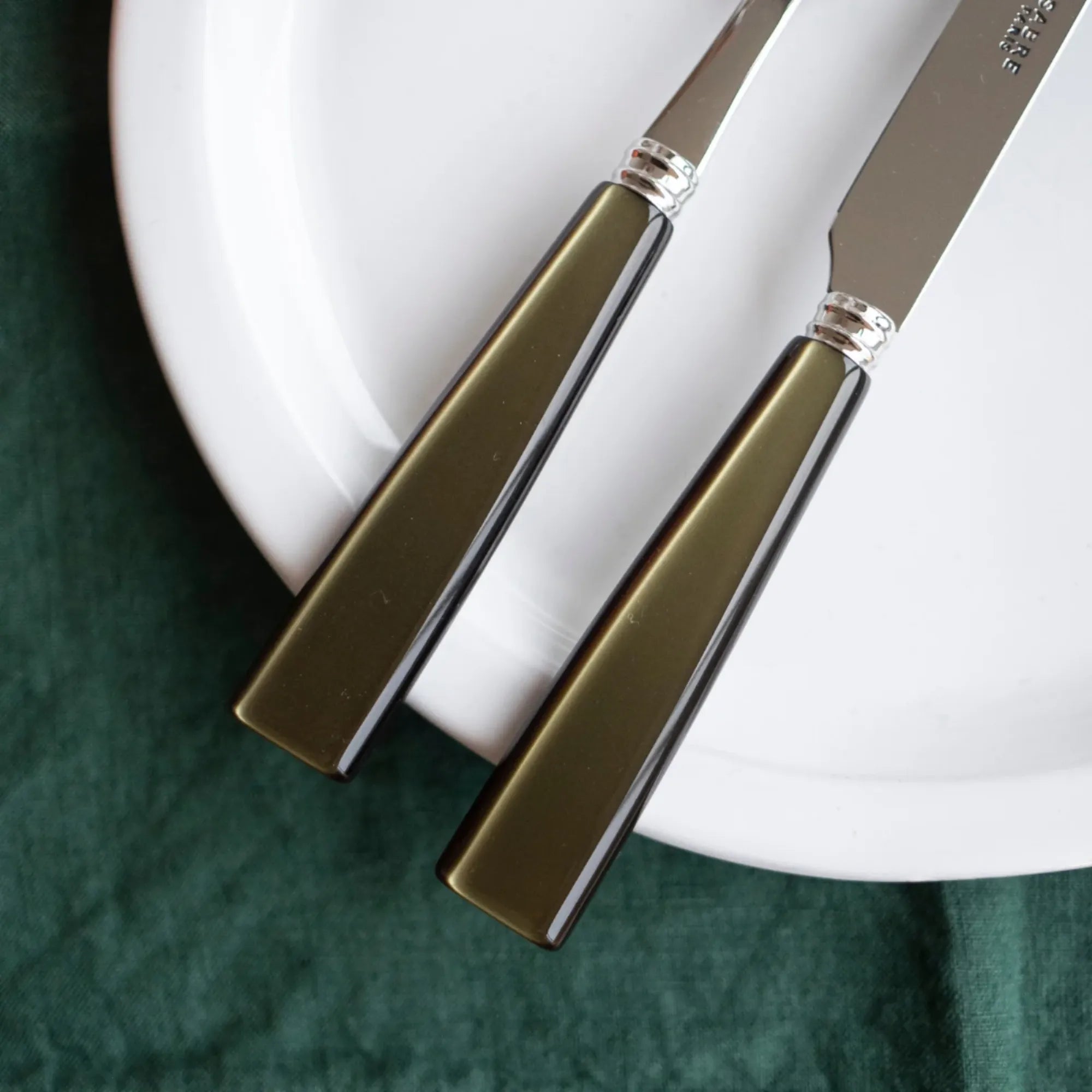 Elegant and practical cutlery set suitable for any occasion