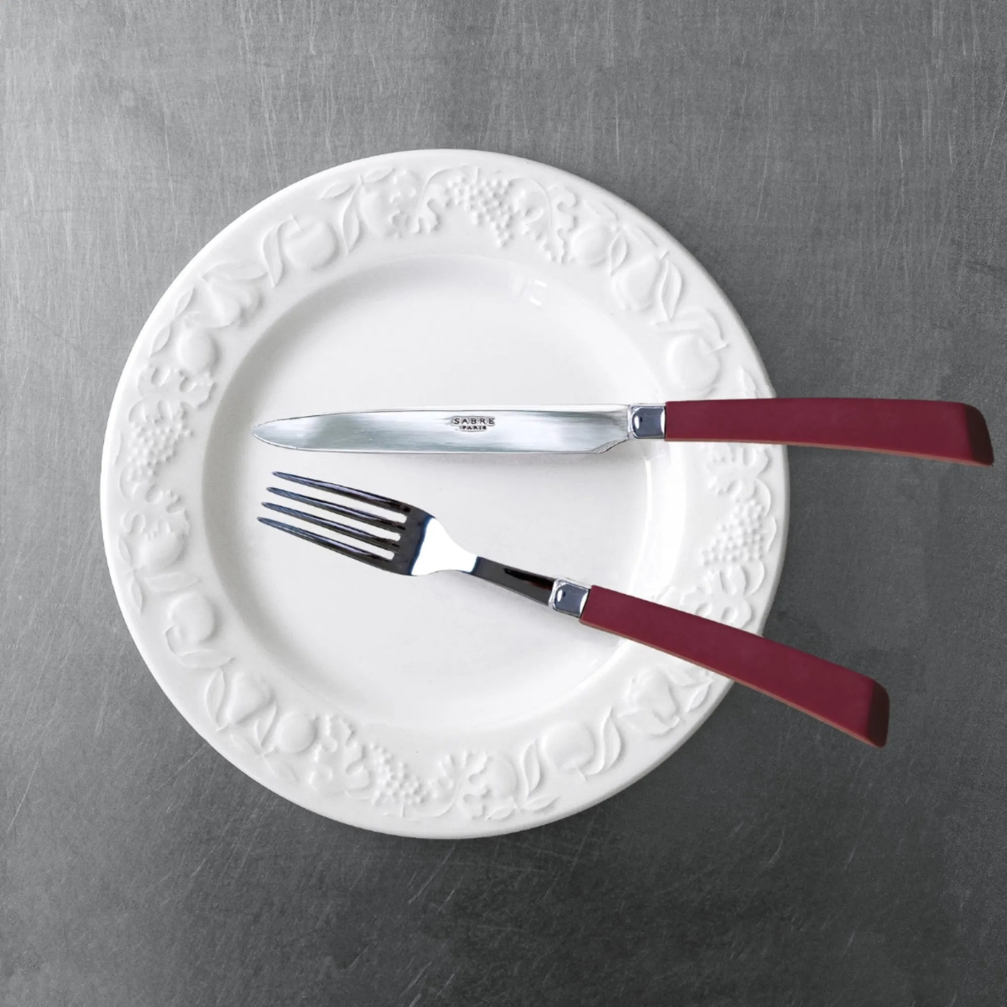 Numéro 1 Cutlery Set - Elegant stainless steel knife, fork, and spoon set in a sleek black box