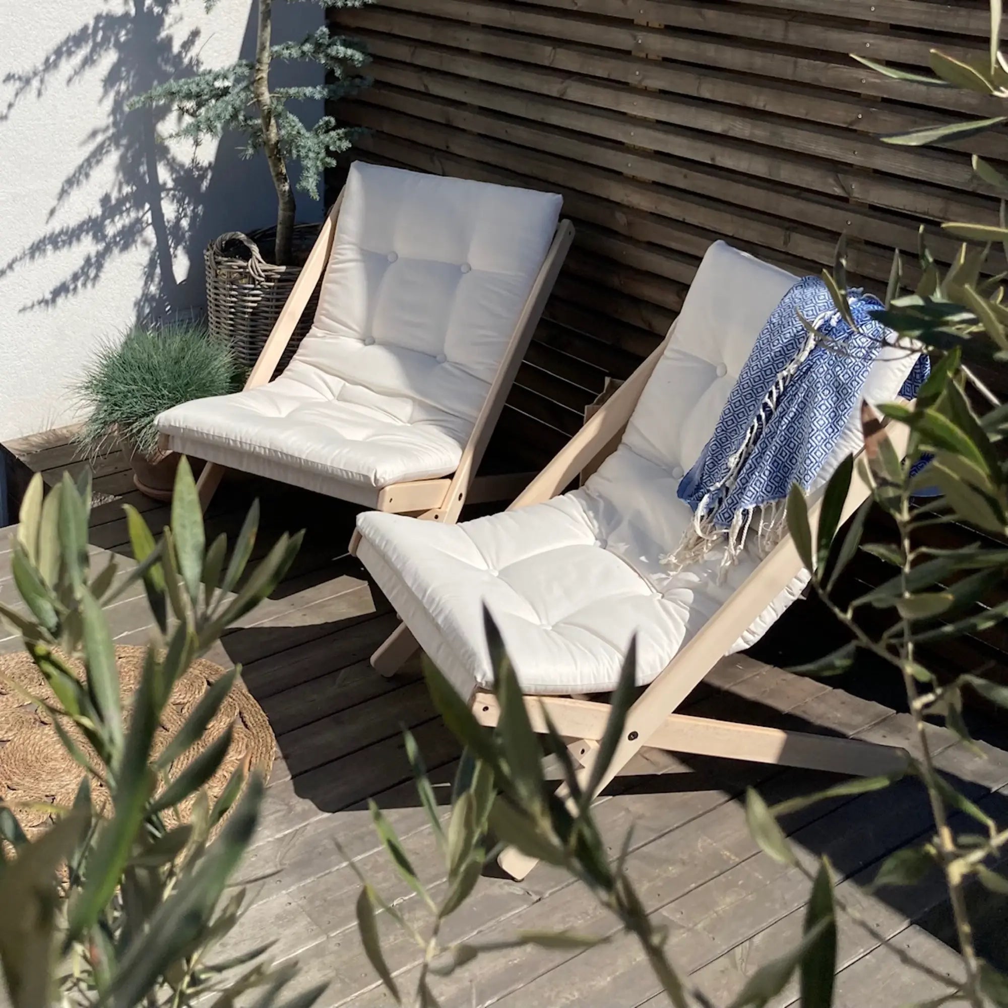 Outdoor Boogie Chair with rust-resistant steel frame