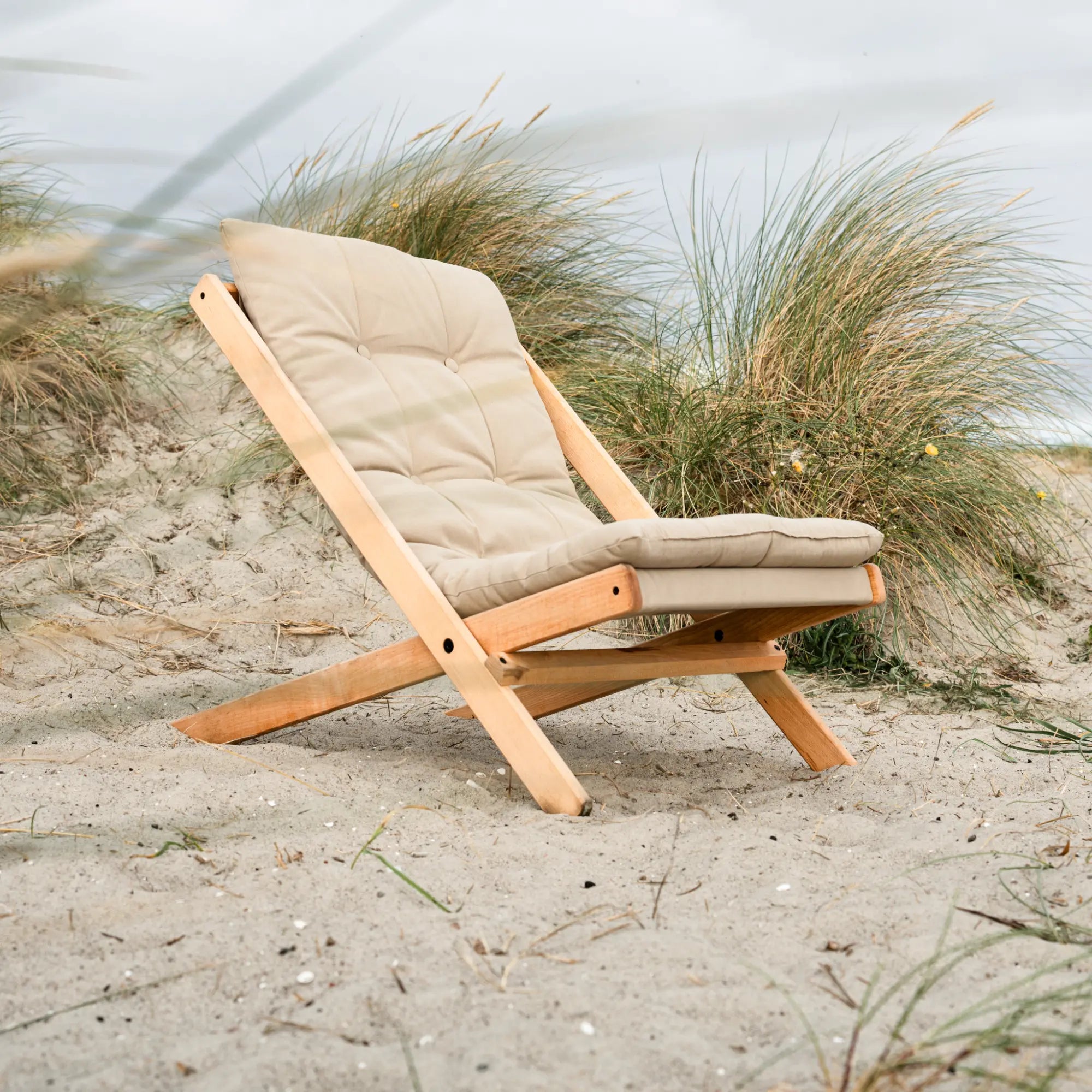 Comfortable Outdoor Boogie Chair with weather-resistant fabric