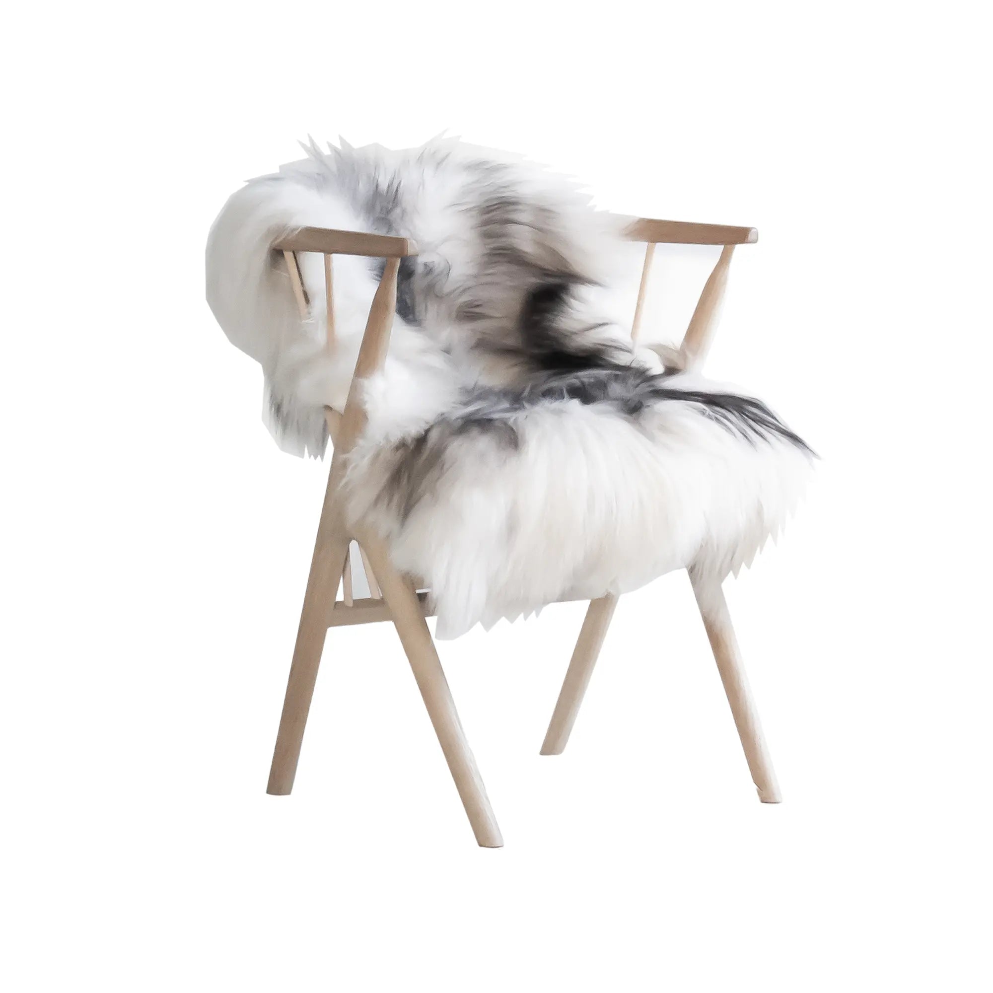 Soft and luxurious natural sheepskin rug with thick fleece 