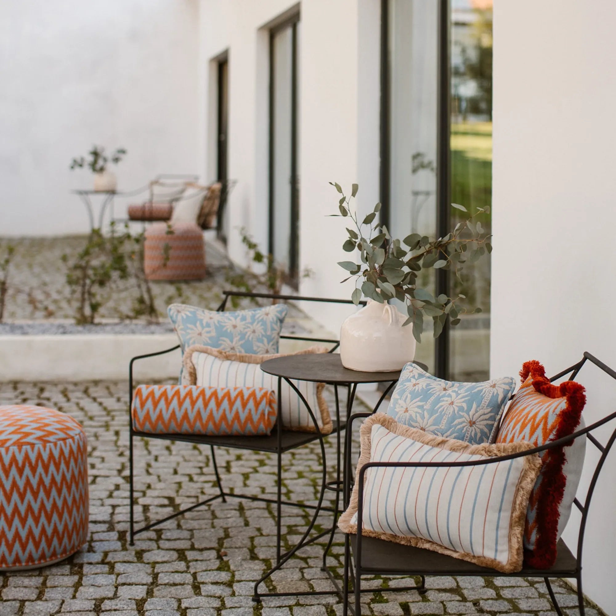 The perfect addition to any outdoor living space, the Outdoor Rosita Pouf is both functional and stylish