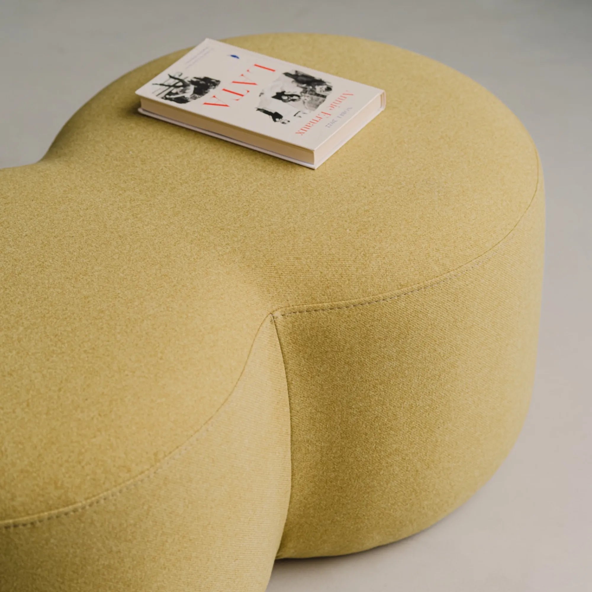 Umbo Pouf