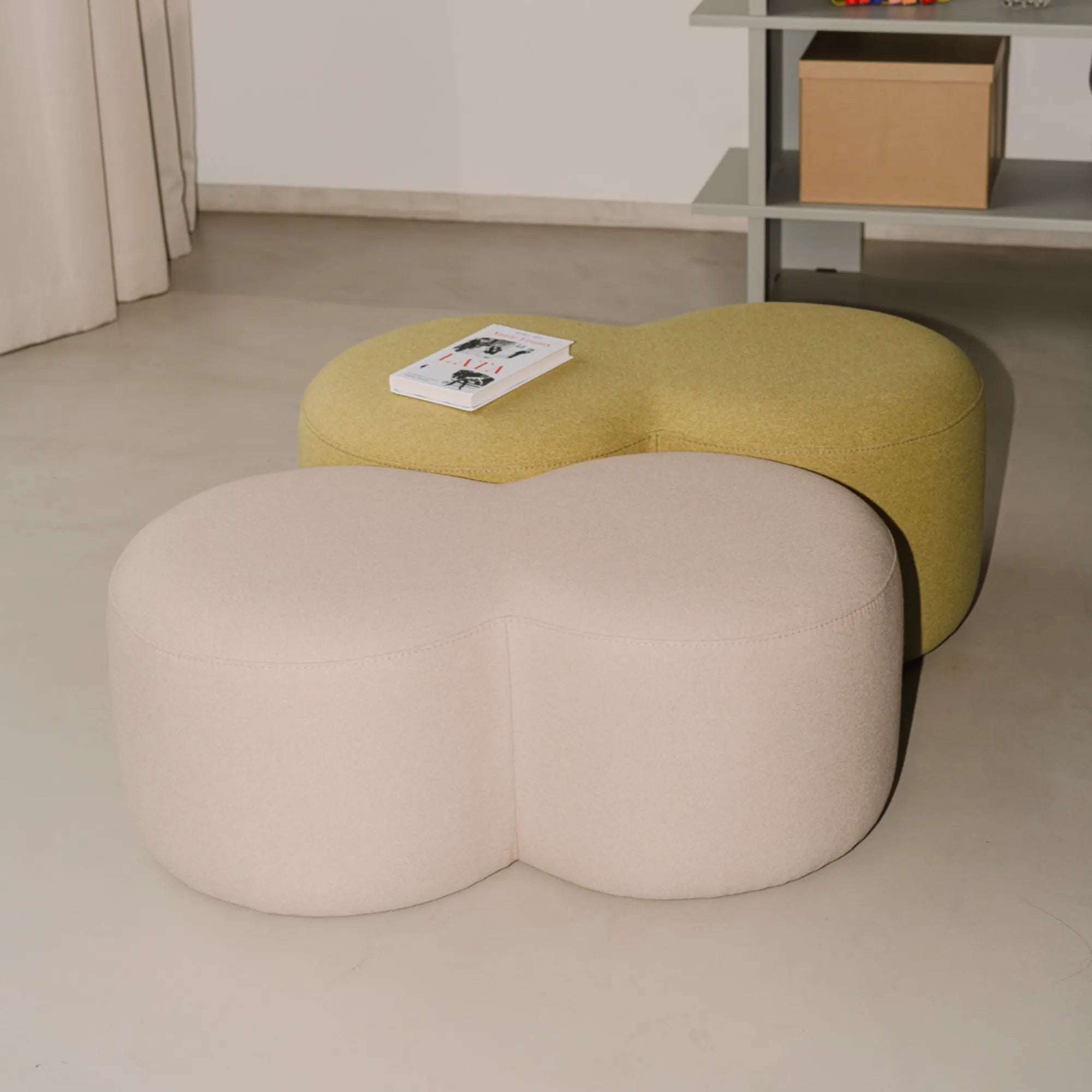 Umbo Pouf