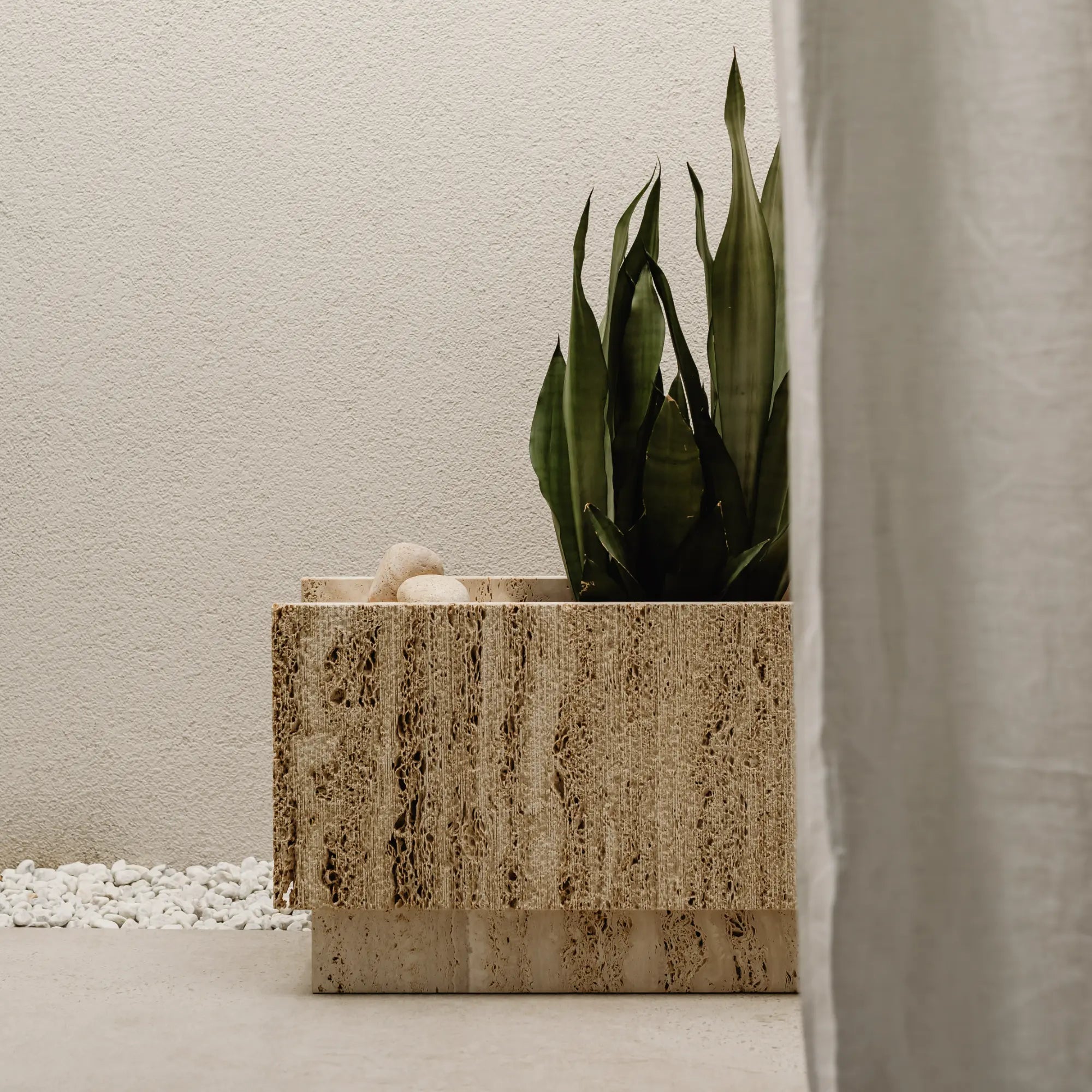  Close-up of Lido Flower Stand's sturdy metal frame and spacious shelves for displaying potted plants and flowers